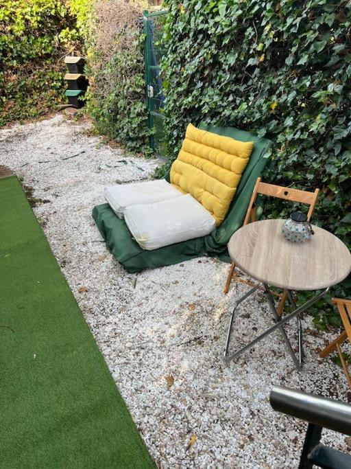 Apartamento Abierto Con Patio Matadepera Extérieur photo